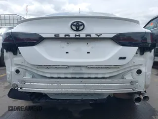 2020 Toyota Camry SE z VIN 4T1G11AKXLU908241, wystawiony jako IAAI lot #42093849 z przebiegiem 132 855 mil mil oraz . Historia ofert i sprzedaży dostępna na DreamBid. Obrazek 18.