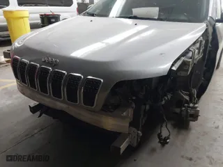 2019 Jeep Cherokee Latitude Plus with VIN 1C4PJLLB1KD110545, listed as a IAAI auction lot 41680058 with 69,095 mi miles. Bid and sale history available at carsss.com. Image 17.