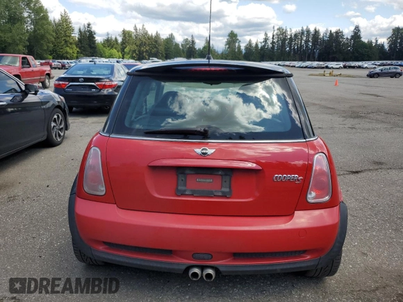 2005 MINI Hardtop S z VIN WMWRE33565TL15602, wystawiony jako Copart lot #58003515 z przebiegiem 134 495 mil mil oraz Szkoda całkowita • Salvage title. Historia ofert i sprzedaży dostępna na DreamBid. Obrazek 6.
