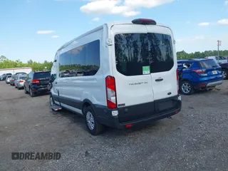 2024 Ford Transit Passenger XL z VIN 1FDAX2C89RKA86208, wystawiony jako IAAI lot #42260251 z przebiegiem 2 635 mil mil oraz . Historia ofert i sprzedaży dostępna na DreamBid. Obrazek 3.