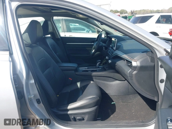2019 Nissan Altima 2.5 SL with VIN 1N4BL4EV1KC248311, listed as a IAAI auction lot 41826242 with 107,101 mi miles. Bid and sale history available at carsss.com. Image 5.