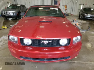 2008 Ford Mustang GT Deluxe z VIN 1ZVHT85H385156830, wystawiony jako Copart lot #57519415 z przebiegiem 114 722 mil mil oraz Tytuł czysty. Historia ofert i sprzedaży dostępna na DreamBid. Obrazek 5.