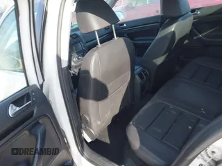 2010 Volkswagen Jetta SE с VIN 3VWRX7AJ4AM030312, выставлен на аукционе IAAI как лот 41304990 с пробегом 204 910 миль миль и . История ставок и продаж доступна на DreamBid. Изображение 8.