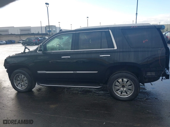 2018 Cadillac Escalade Luxury with VIN 1GYS4BKJ0JR111346, listed as a IAAI auction lot 41425051 with 92,021 mi miles. Bid and sale history available at carsss.com. Image 15.