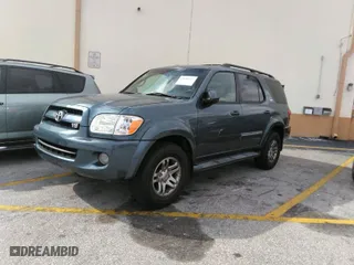 2007 Toyota Sequoia SR5 with VIN 5TDZT34A77S298637, listed as a IAAI auction lot 41683617 with 252,055 mi miles. Bid and sale history available at carsss.com. Image 2.