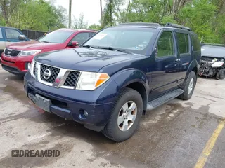 2007 Nissan Pathfinder SE z VIN 5N1AR18W17C630980, wystawiony jako IAAI lot #42110146 z przebiegiem 180 858 mil mil oraz . Historia ofert i sprzedaży dostępna na DreamBid. Obrazek 2.