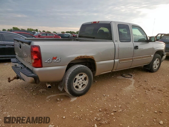 2003 Chevrolet Silverado 1500 LS z VIN 1GCEK19T23E263732, wystawiony jako Copart lot #57798625 z przebiegiem 182 984 mil mil oraz Szkoda całkowita • Salvage title. Historia ofert i sprzedaży dostępna na DreamBid. Obrazek 3.