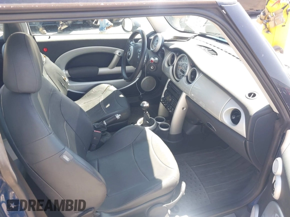 2004 MINI Hardtop с VIN WMWRC33444TC50120, выставлен на аукционе IAAI как лот 42610021 с пробегом 176 078 миль миль и . История ставок и продаж доступна на DreamBid. Изображение 5.