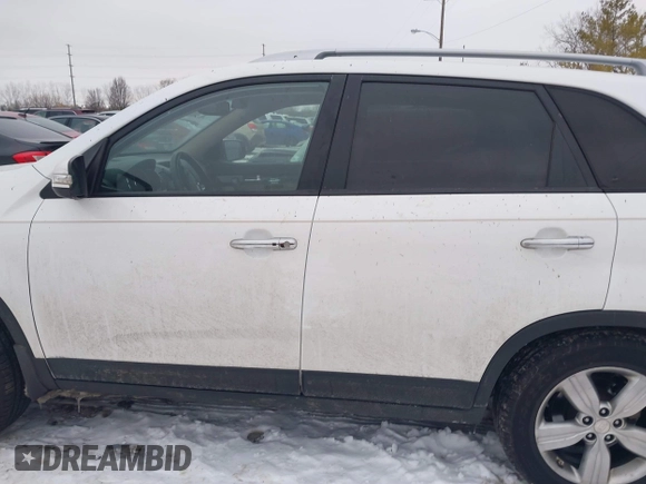 2013 Kia Sorento EX with VIN 5XYKU3A20DG325830, listed as a IAAI auction lot 41350790 with 98,093 mi miles and . Bid and sale history available at carsss.com. Image 14.