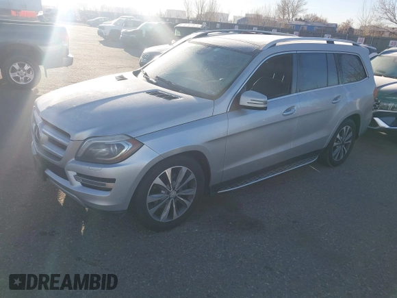 2015 Mercedes-Benz GL-Class GL 350 BlueTEC with VIN 4JGDF2EE4FA449373, listed as a IAAI auction lot 41164029 with 193,092 mi miles. Bid and sale history available at carsss.com. Image 17.