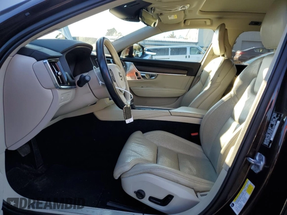 2017 Volvo V90 z VIN YV4A22NL1H1000167, wystawiony jako Copart lot #82362134 z przebiegiem 92 527 mil mil oraz Szkoda całkowita • Salvage title. Historia ofert i sprzedaży dostępna na DreamBid. Obrazek 7.