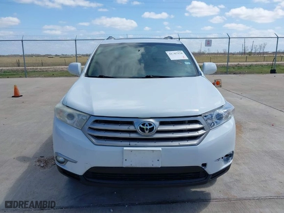 2011 Toyota Highlander Limited with VIN 5TDYK3EH4BS049750, listed as a IAAI auction lot 41787928 with 1 mi miles. Bid and sale history available at carsss.com. Image 11.