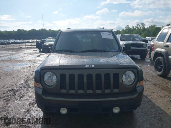 2016 Jeep Patriot Latitude with VIN 1C4NJPFB7GD537598, listed as a IAAI auction lot 42451489 with 131,401 mi miles and . Bid and sale history available at DreamBid. Image 12.
