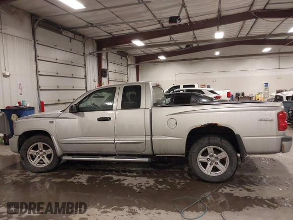 2010 Dodge Dakota with VIN 1D7CW3BP7AS103645, listed as a IAAI auction lot 41514841 with 158,125 mi miles and . Bid and sale history available at DreamBid. Image 15.