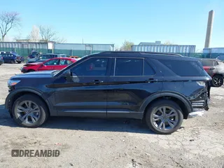2021 Ford Explorer XLT with VIN 1FMSK8DH4MGC10613, listed as a IAAI auction lot 41932950 with 1,111 mi miles. Bid and sale history available at carsss.com. Image 14.