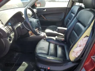 2001 Volkswagen Passat GLX z VIN WVWJH63B61E002904, wystawiony jako Copart lot #57347635 z przebiegiem 130 633 mil mil oraz Szkoda całkowita • Salvage title. Historia ofert i sprzedaży dostępna na DreamBid. Obrazek 7.
