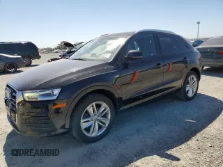 2018 Audi Q3 Premium z VIN WA1BCCFS5JR019032, wystawiony jako Copart lot #55840355 z przebiegiem 63 619 mil mil oraz Tytuł czysty. Historia ofert i sprzedaży dostępna na DreamBid. Obrazek 1.