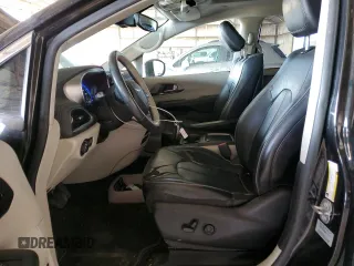 2017 Chrysler Pacifica Limited с VIN 2C4RC1GG9HR816844, выставлен на аукционе Copart как лот 54270215 с пробегом 82 634 миль миль и Списание • Salvage title. История ставок и продаж доступна на DreamBid. Изображение 7.
