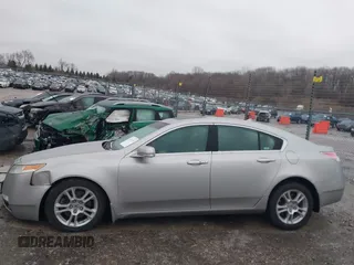2009 Acura TL Tech with VIN 19UUA86569A020715, listed as a IAAI auction lot 41521211 with 179,977 mi miles. Bid and sale history available at carsss.com. Image 14.