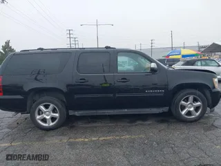 2010 Chevrolet Suburban LT with VIN 1GNUKJE35AR118585, listed as a IAAI auction lot 41730021 with 195,692 mi miles. Bid and sale history available at carsss.com. Image 13.