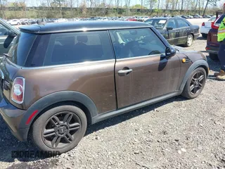 2012 MINI Hardtop with VIN WMWSU3C56CT257654, listed as a IAAI auction lot 42099156 with 84,384 mi miles and . Bid and sale history available at DreamBid. Image 4.
