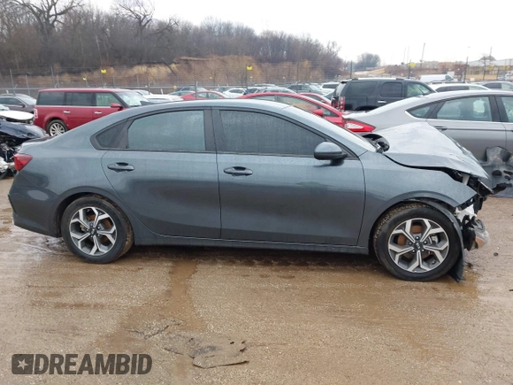 2020 Kia Forte LXS with VIN 3KPF24AD0LE197566, listed as a IAAI auction lot 41666704 with 114,737 mi miles. Bid and sale history available at carsss.com. Image 13.