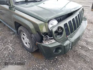 2008 Jeep Patriot Sport with VIN 1J8FT28088D520705, listed as a IAAI auction lot 42107804 with 77,032 mi miles and . Bid and sale history available at DreamBid. Image 6.