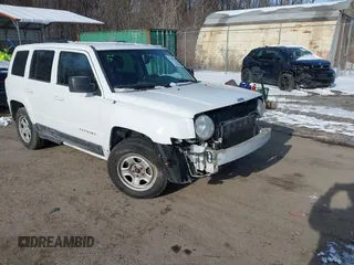 2017 Jeep Patriot Sport with VIN 1C4NJPBB5HD166657, listed as a IAAI auction lot 41301710 with 142,633 mi miles. Bid and sale history available at carsss.com. Image 1.