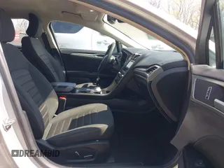 2019 Ford Fusion SE with VIN 3FA6P0HDXKR275252, listed as a IAAI auction lot 41918738 with 70,729 mi miles and . Bid and sale history available at DreamBid. Image 5.