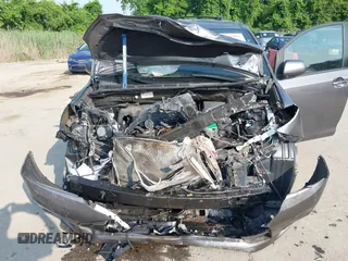 2019 Toyota Sienna SE z VIN 5TDEZ3DC9KS215829, wystawiony jako IAAI lot #42436801 z przebiegiem 126 585 mil mil oraz . Historia ofert i sprzedaży dostępna na DreamBid. Obrazek 10.