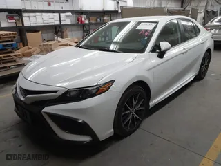 2022 Toyota Camry SE with VIN 4T1G11AK8NU706498, listed as a IAAI auction lot 42054821 with 46,982 mi miles. Bid and sale history available at carsss.com. Image 17.