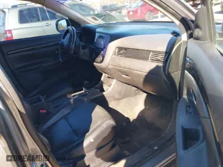 2016 Mitsubishi Outlander SE with VIN JA4AD3A31GZ063272, listed as a IAAI auction lot 41280468 with 190,060 mi miles. Bid and sale history available at carsss.com. Image 5.