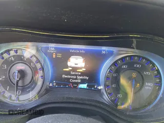 2016 Chrysler 300 S z VIN 2C3CCAGG4GH287737, wystawiony jako IAAI lot #41299711 z przebiegiem Nie podano mil oraz . Historia ofert i sprzedaży dostępna na DreamBid. Obrazek 15.
