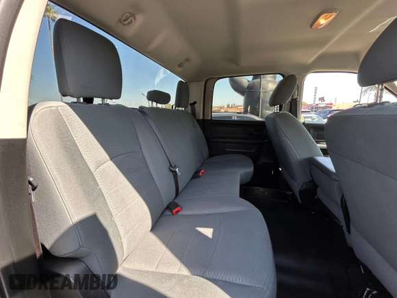 2017 Ram 2500 Tradesman with VIN 3C6UR5CJ8HG579035, listed as a Copart auction lot 46916745 with 100,645 mi miles and Clean title. Bid and sale history available at DreamBid. Image 6.