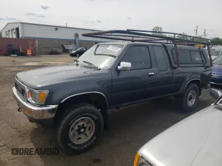 1991 Toyota Pickup DLX z VIN JT4VN13G3M5064161, wystawiony jako Copart lot #57963035 z przebiegiem 232 994 mil mil oraz Szkody całkowita. Historia ofert i sprzedaży dostępna na DreamBid. Obrazek 1.