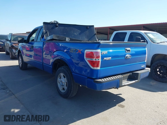 2014 Ford F-150 XL with VIN 1FTEX1CM7EFC70627, listed as a IAAI auction lot 41976216 with 31,676 mi miles. Bid and sale history available at carsss.com. Image 3.