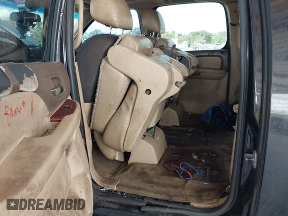 2011 Chevrolet Suburban LTZ with VIN 1GNSKKE3XBR180241, listed as a IAAI auction lot 42365771 with 231,477 mi miles and . Bid and sale history available at DreamBid. Image 8.