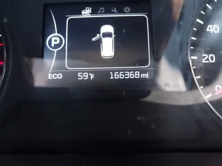 2016 Kia Sorento LX z VIN 5XYPGDA55GG110302, wystawiony jako IAAI lot #42045429 z przebiegiem 166 368 mil mil oraz . Historia ofert i sprzedaży dostępna na DreamBid. Obrazek 15.
