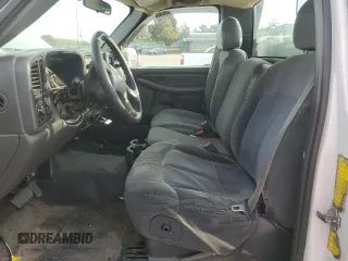 2005 GMC Sierra 1500 with VIN 1GDHC24U65E138733, listed as a Copart auction lot 47315715 with 303,907 mi miles and Salvage Title. Bid and sale history available at DreamBid. Image 7.