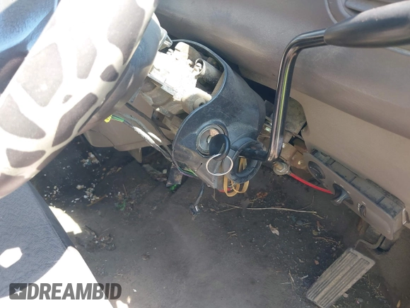 2001 Dodge Caravan Sport with VIN 2B4GP44341R360902, listed as a IAAI auction lot 42719619 with 229,998 mi miles and . Bid and sale history available at DreamBid. Image 15.
