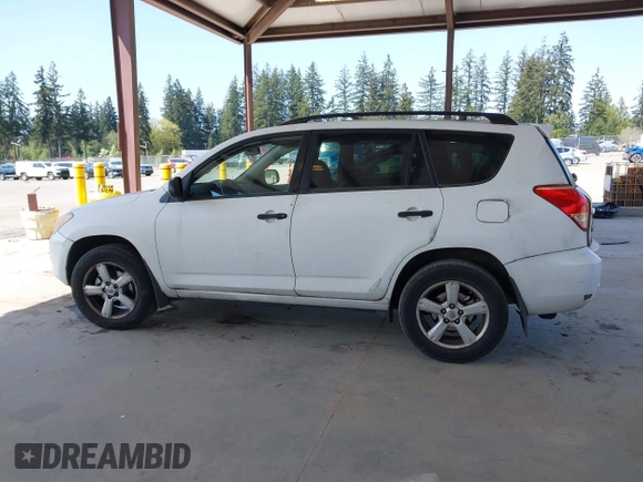 2007 Toyota RAV4 with VIN JTMZK33V075008199, listed as a IAAI auction lot 42111448 with 189,652 mi miles. Bid and sale history available at carsss.com. Image 14.