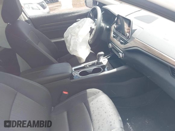 2024 Nissan Altima SV with VIN 1N4BL4DV0RN350117, listed as a IAAI auction lot 42582517 with 5,180 mi miles and . Bid and sale history available at DreamBid. Image 5.