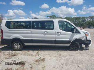 2020 Ford Transit Passenger XL z VIN 1FBAX2Y86LKA22944, wystawiony jako IAAI lot #42179762 z przebiegiem 102 295 mil mil oraz . Historia ofert i sprzedaży dostępna na DreamBid. Obrazek 13.