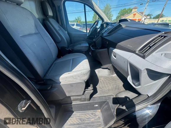 2018 Ford Transit z VIN 1FTYE1YM4JKA3846, wystawiony jako Copart lot #65845575 z przebiegiem 176 210 mil mil oraz Czysty tytuł • Clean title. Historia ofert i sprzedaży dostępna na DreamBid. Obrazek 5.