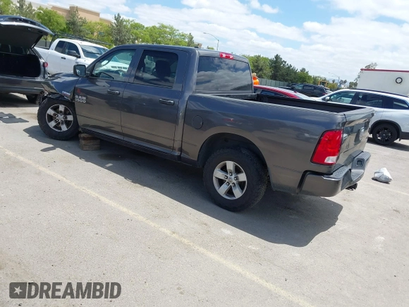 2018 Ram 1500 Express z VIN 1C6RR6KT7JS350875, wystawiony jako IAAI lot #42259123 z przebiegiem 138 116 mil mil oraz . Historia ofert i sprzedaży dostępna na DreamBid. Obrazek 3.