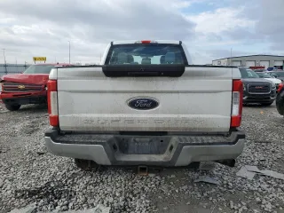 2018 Ford Super Duty F-250 SRW XL with VIN 1FT7W2B68JEB04718, listed as a Copart auction lot 89034645 with 276,292 mi miles and Salvage Title. Bid and sale history available at carsss.com. Image 6.