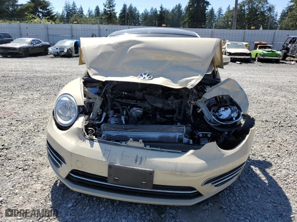 2019 Volkswagen Beetle S with VIN 3VWFD7AT3KM705288, listed as a Copart auction lot 61746364 with 0 mi miles and Salvage Title. Bid and sale history available at carsss.com. Image 5.