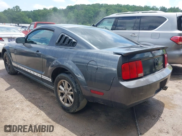 2007 Ford Mustang Deluxe z VIN 1ZVFT80N375329801, wystawiony jako IAAI lot #42198968 z przebiegiem 185 760 mil mil oraz . Historia ofert i sprzedaży dostępna na DreamBid. Obrazek 3.