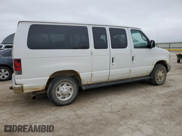 2008 Ford Econoline Passenger XL with VIN 1FBNE31L98DA75760, listed as a Copart auction lot 51132505 with 267,653 mi miles and Clean Title. Bid and sale history available at carsss.com. Image 3.