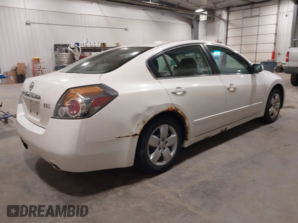 2007 Nissan Altima S with VIN 1N4AL21E07C207441, listed as a IAAI auction lot 42027562 with 170,444 mi miles and . Bid and sale history available at DreamBid. Image 4.